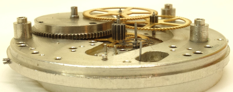 side view of the gear train Agat 4295A: side view of the gear train