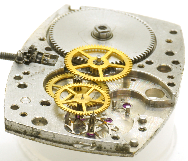 side view of the gear train Bulova 7 AA: side view of the gear train