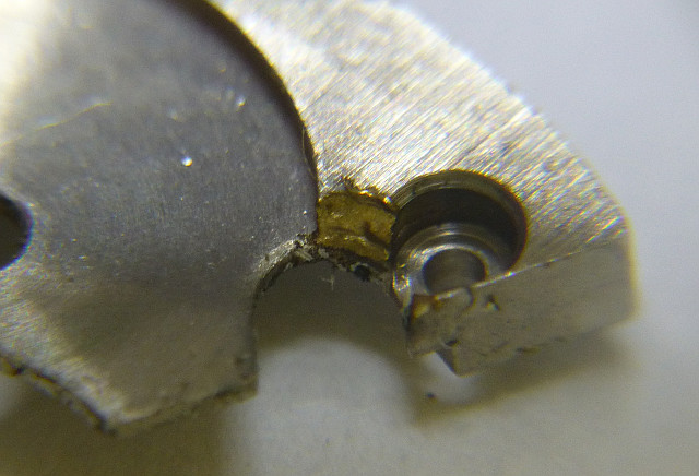 U-shaped hole for the winding gear Intex 1057 AUT SCD CLD: U-shaped hole for the winding gear