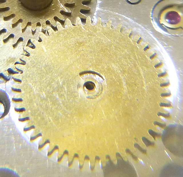 Detail date driving wheel with space for the moveable cam Intex 1057 AUT SCD CLD: Detail date driving wheel with space for the moveable cam