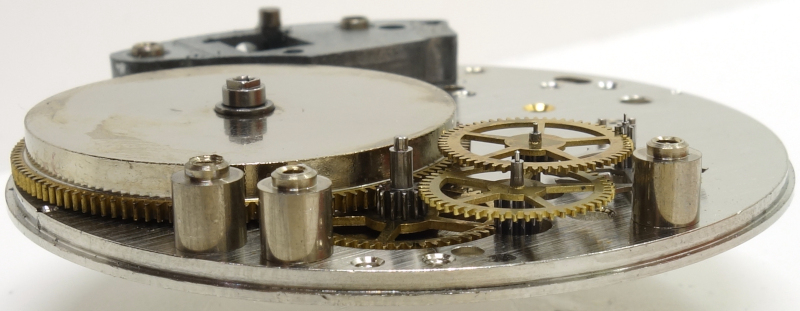 side view of the gear train Junghans J24: side view of the gear train