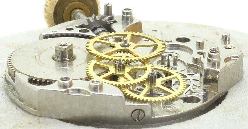 side view of the gear train Seiko 2101: side view of the gear train
