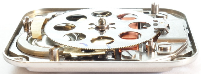 side view of the gear train Timex M272: side view of the gear train