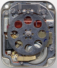 Early quartz movements: Timex M272 (1983)